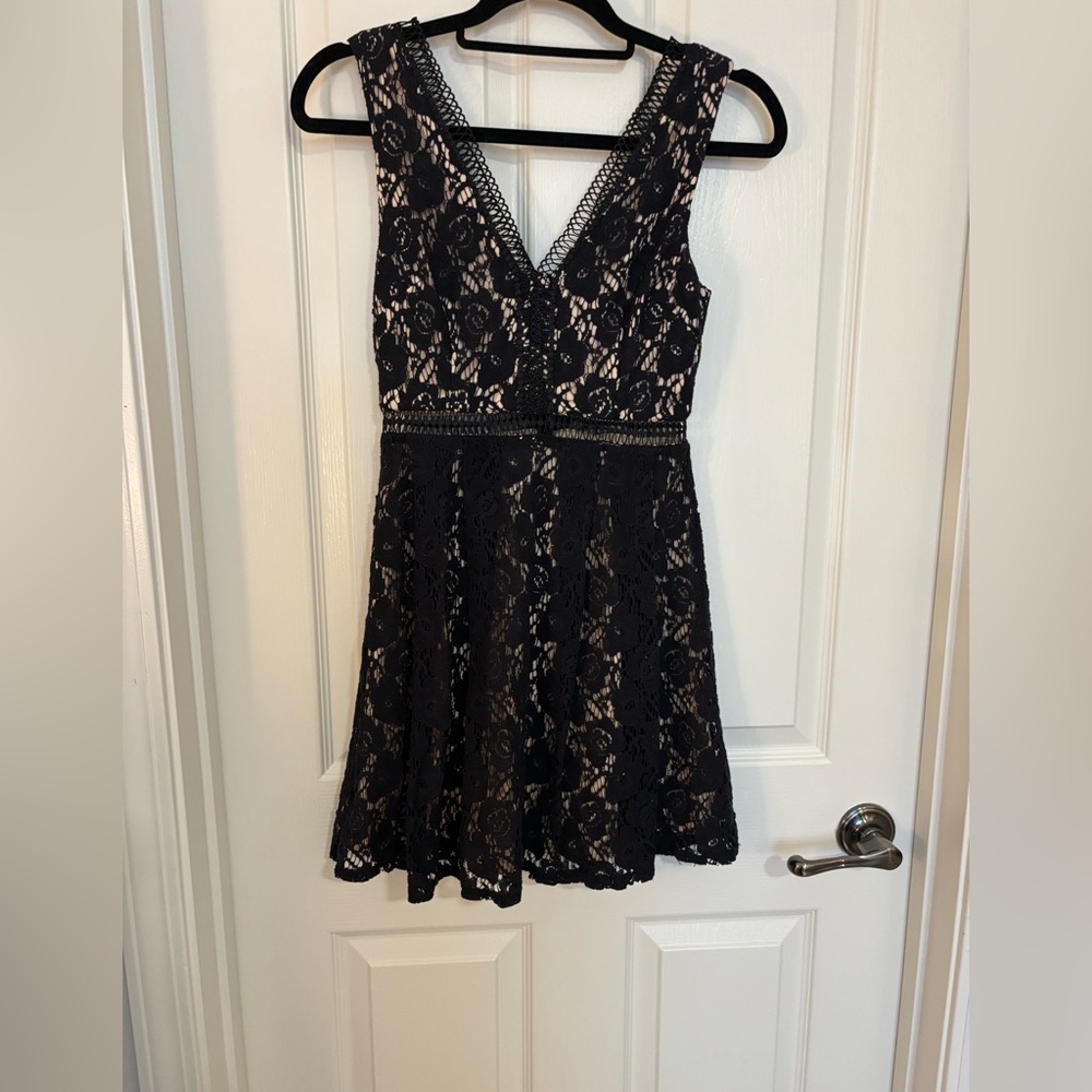 mi ami Black Lace Overlay V-Neck Mini Dress
